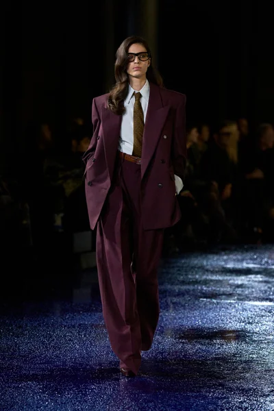 Look 19